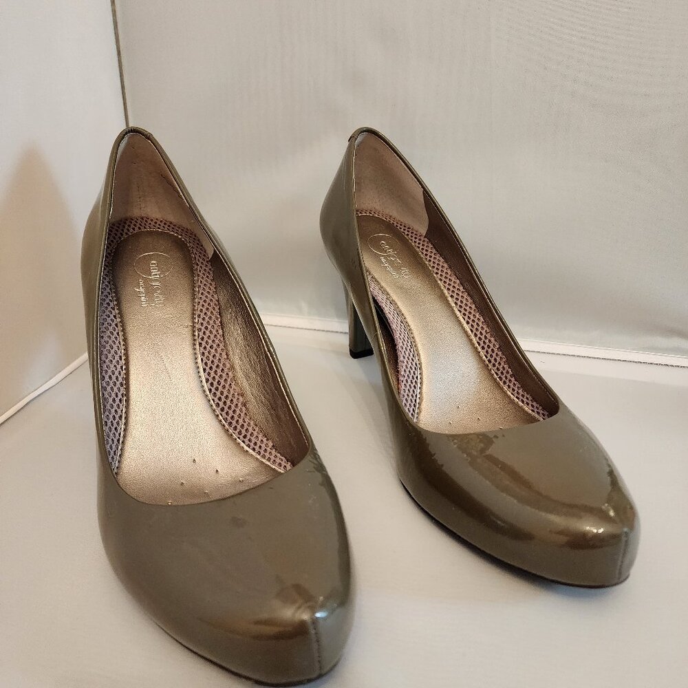 womens size 10 easy spirit anti gravity heels